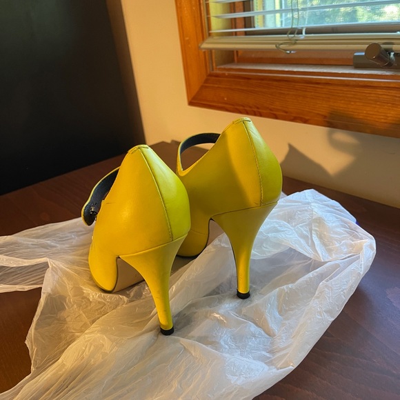 Asos Bright Yellow Mary Jane Heels with Metal Toecap UK4 US6 - Picture 4 of 8